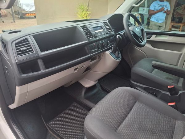 2018 Volkswagen Kombi photograph 11